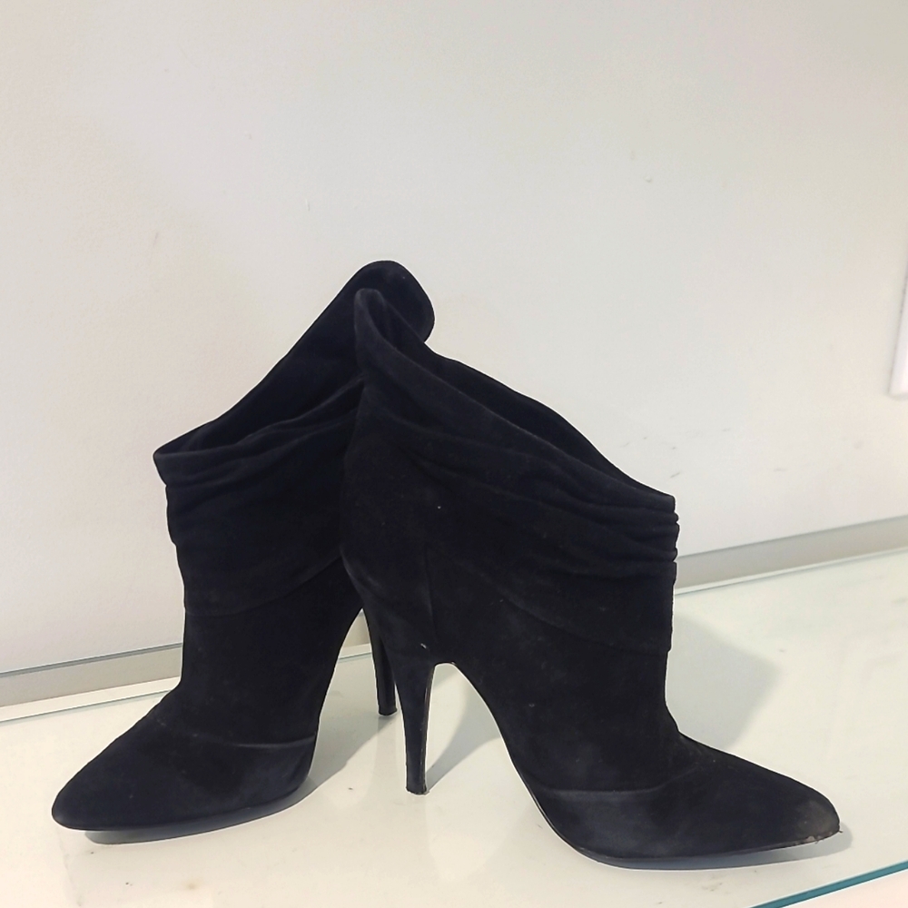 Elegant Black Suede Women's Heeled Boots
